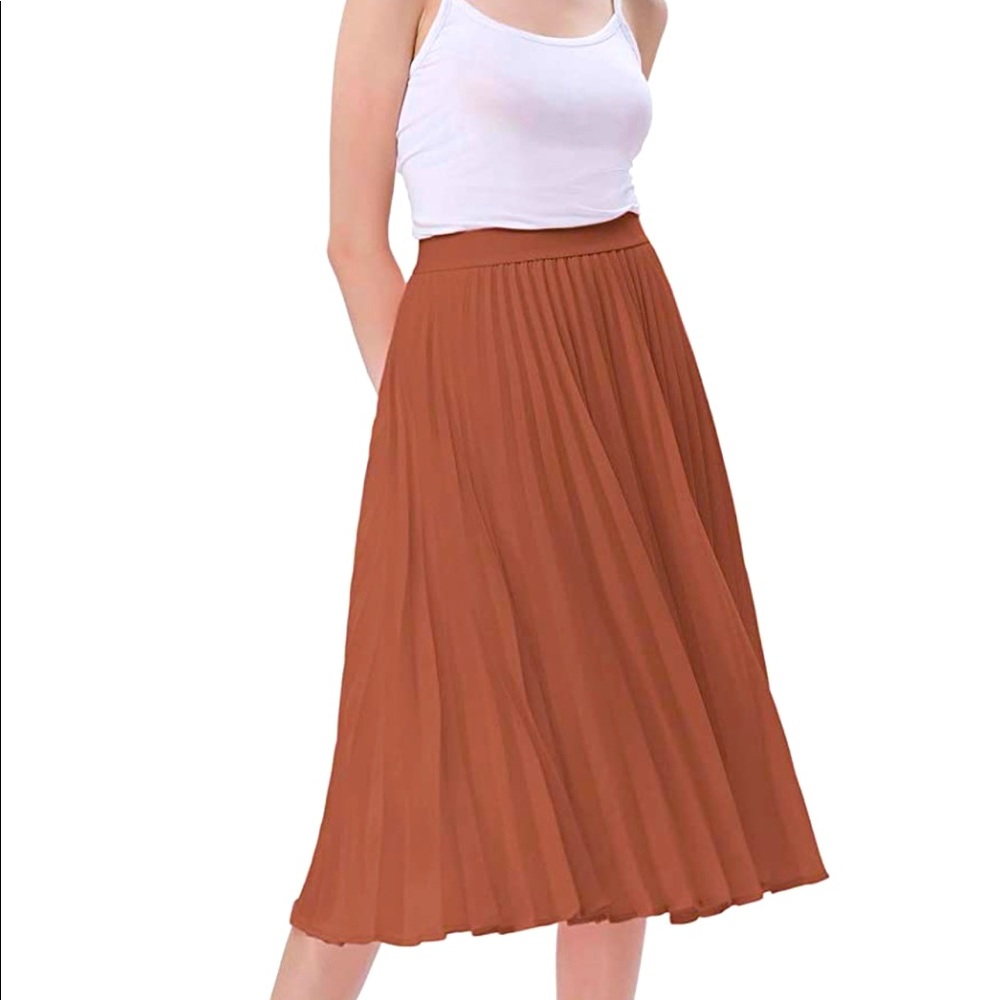 NWOT Long pleaded skirt, Large